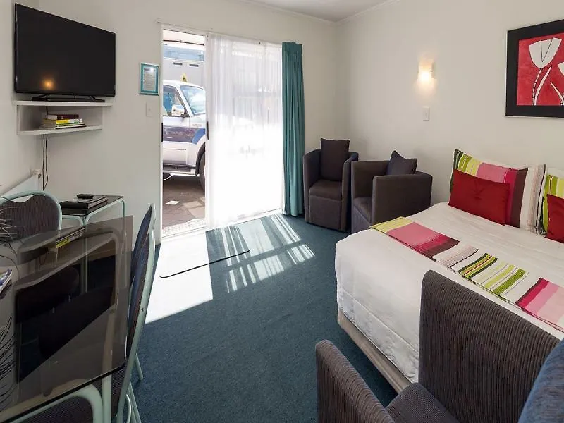 Palm Court Motor Inn Rotorua 4*,